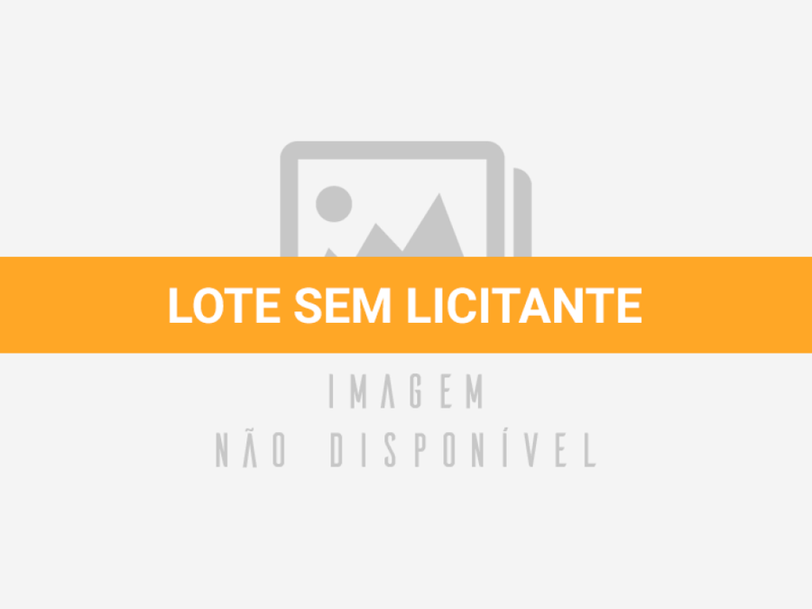 Edifício com 3 pavimentos e 600m² construídos, com 2 lotes adicionais