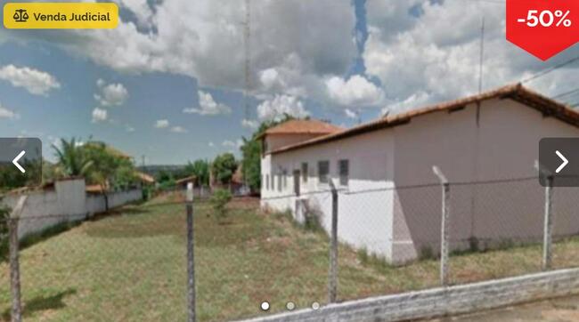 Prédio comercial com 1.100m² construídos em terreno amplo