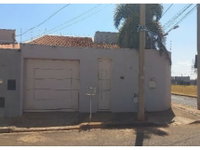 Casa com 101,40m² construída, 198,44m² de terreno, ocupada