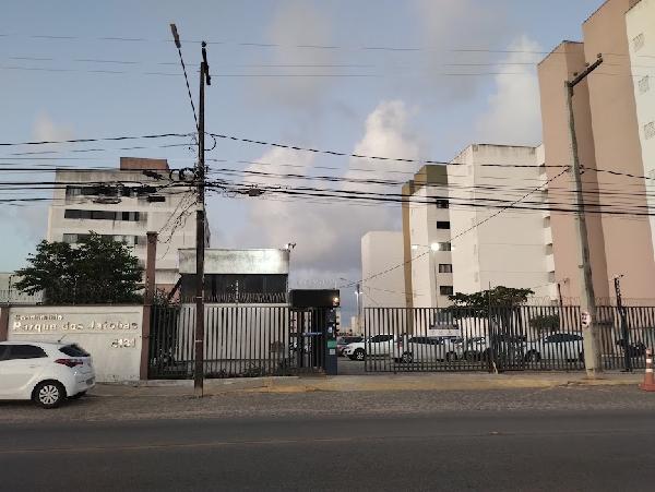 Apartamento com 2 quartos, 2 banheiros, varanda e 1 vaga