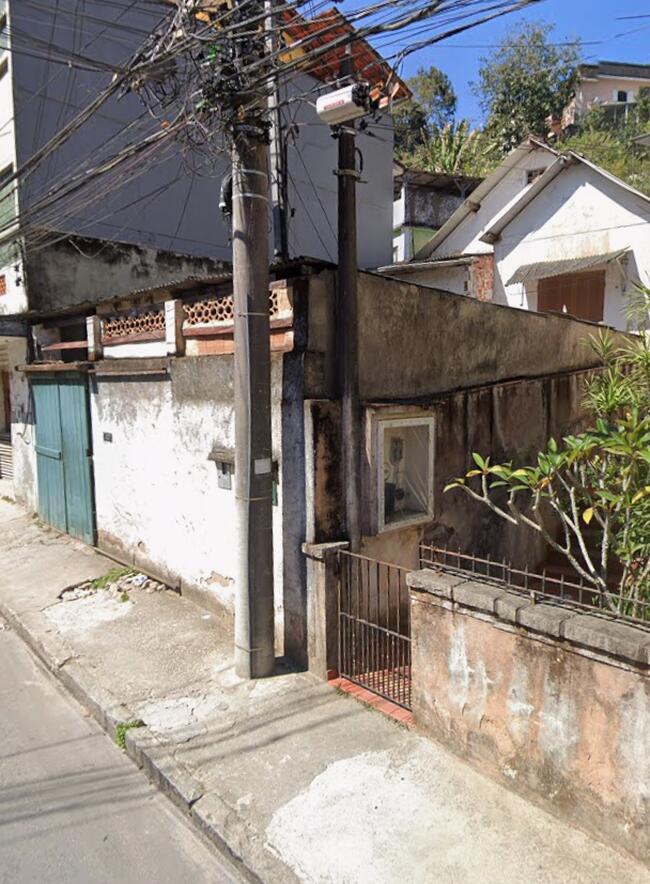 Casa com 2 quartos em Petrópolis/RJ