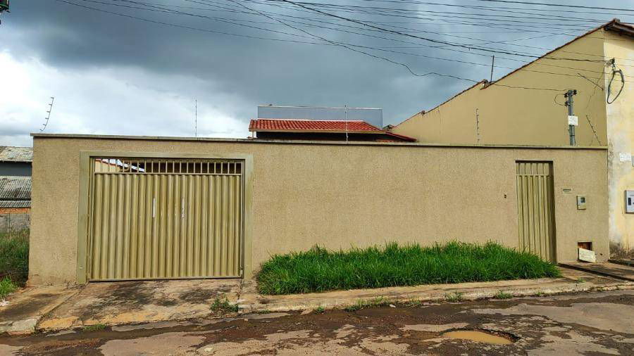 Casa com 3 quartos, 2 banheiros e 193m² construída, ocupada