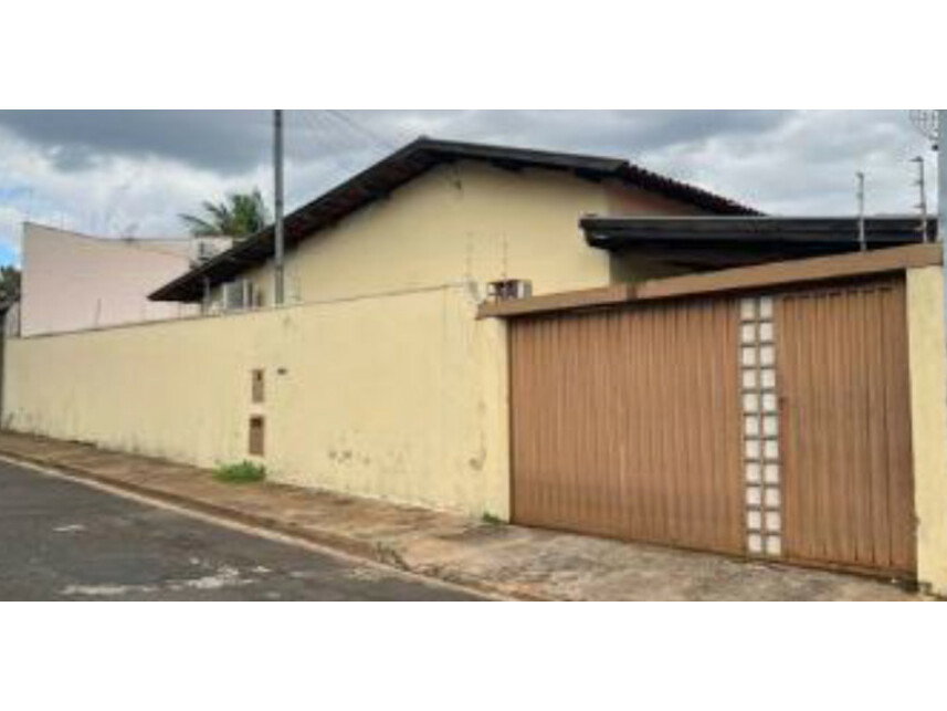 Casa com 3 quartos, 2 banheiros, 162m² em Uberaba