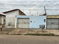 Casa com 2 quartos, 2 banheiros e 2 vagas, área construída 91,89m²