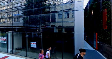 Sala desocupada e moderna, ideal para investimentos rápidos