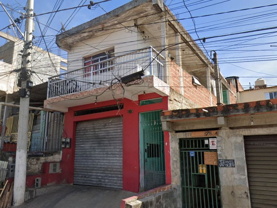 Casa com 170 m², 3 moradias, terreno de 250 m²