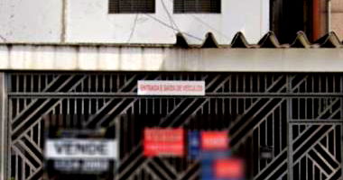 Casa residencial com terreno de 250m², imóvel locado