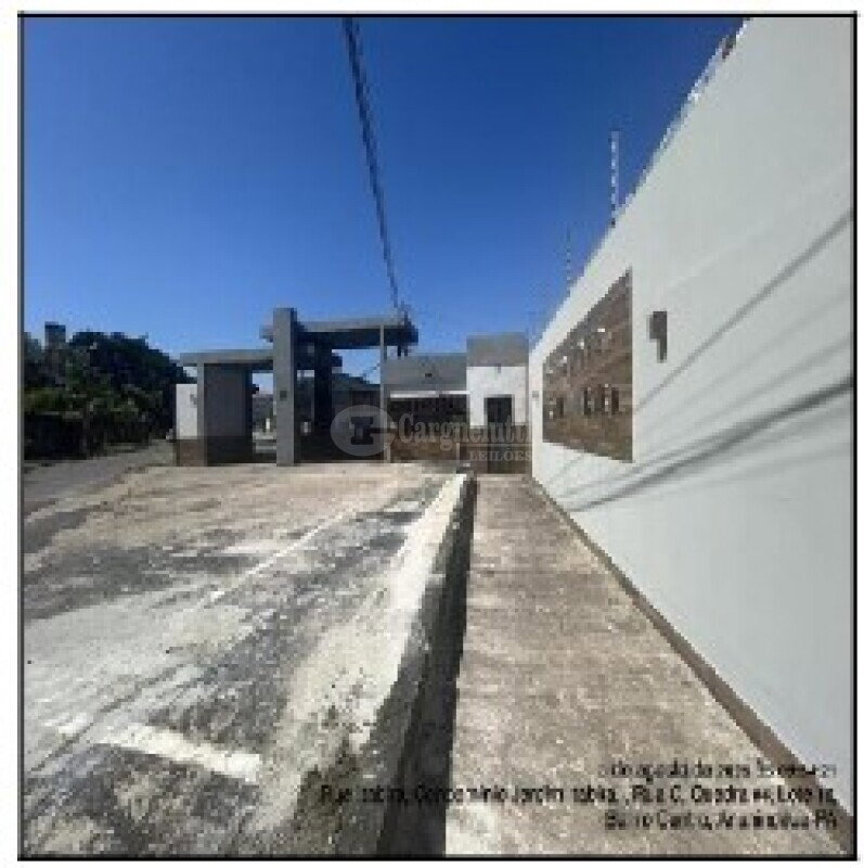 Casa com 2 quartos, 2 banheiros e 1 vaga de garagem