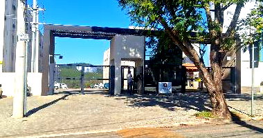 Apartamento com 2 quartos e 1 vaga em condomínio clube