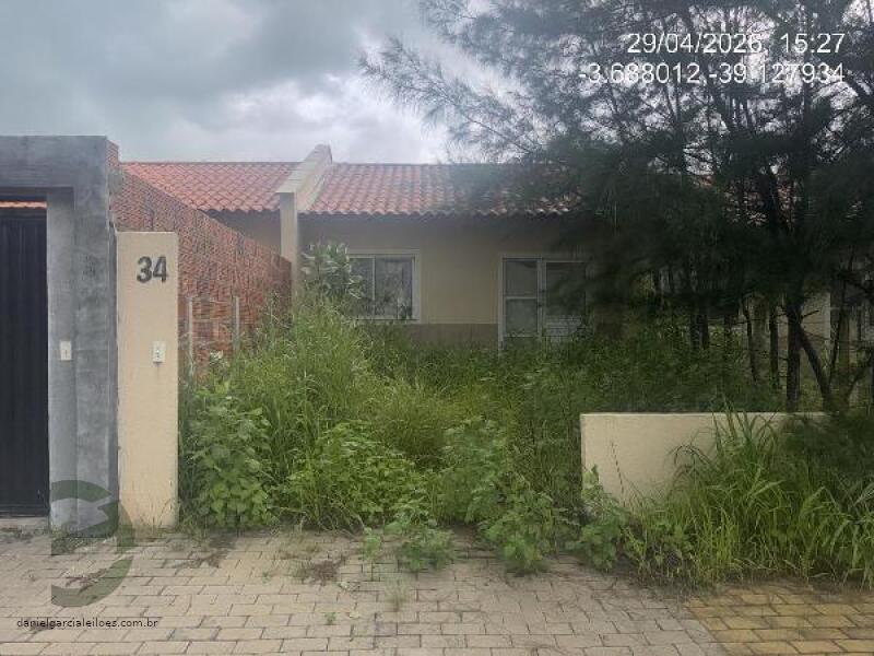 Casa com 54m² em Condomínio com Terreno de 150m²
