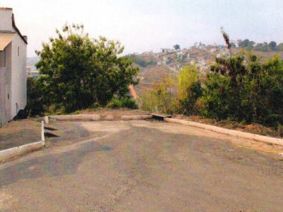 Lote residencial com 2.103 m²