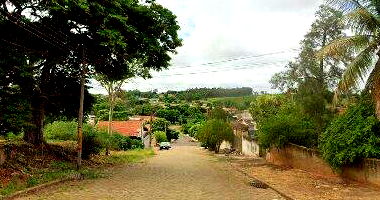 Terreno com barracão metálico, 453m², desocupado