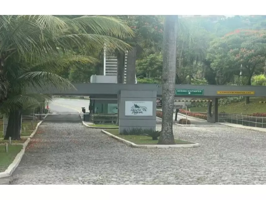 Terreno com 3.700m² em condomínio fechado
