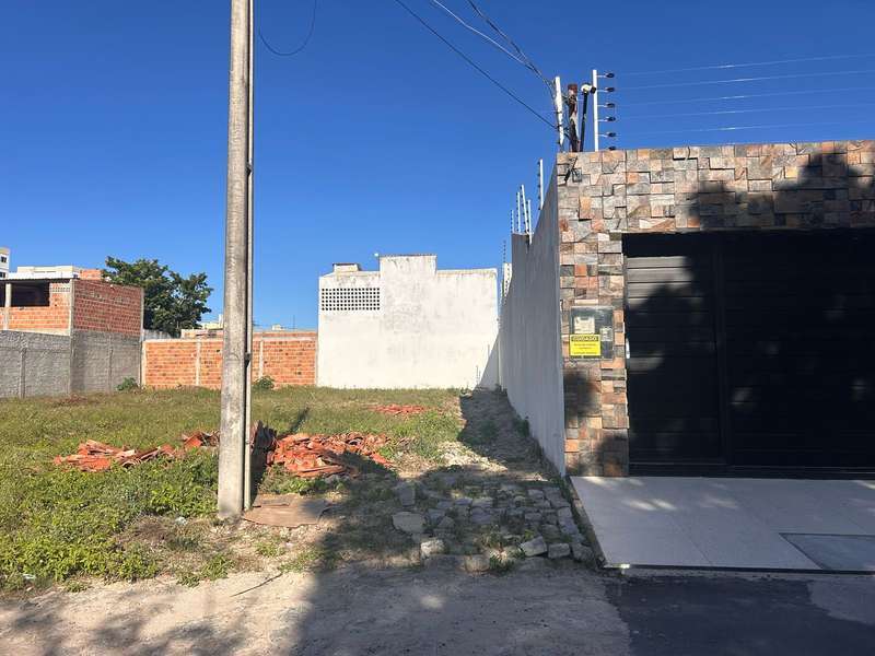 Lote residencial com 285,65m² em loteamento Aquarius