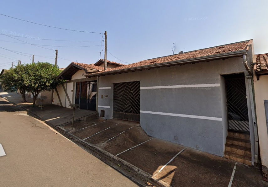 Terreno com área construída de 143m² e 2 quartos, 1 banheiro