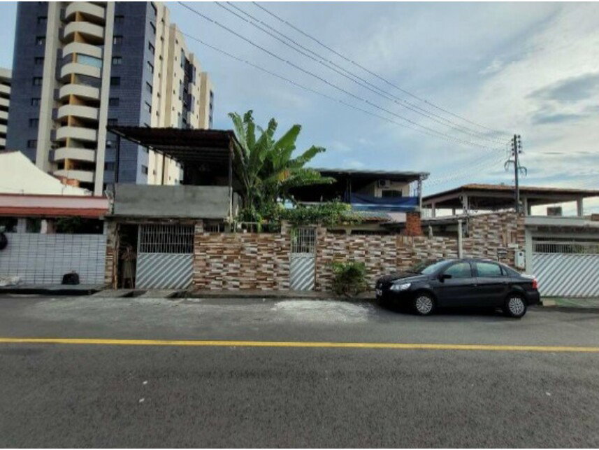 Casa em Leilão com 410m² Construída em Manaus