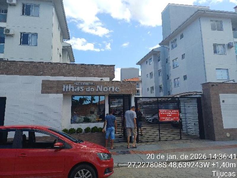 Apartamento com 2 quartos, 1 banheiro e vaga de garagem