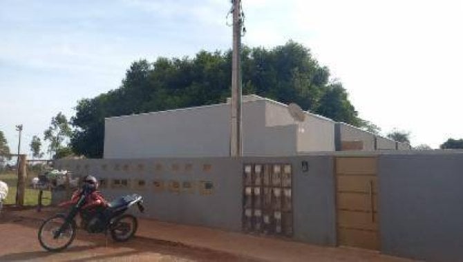 Casa padrão com 2 quartos e 1 banheiro, 44m² construída, ocupada