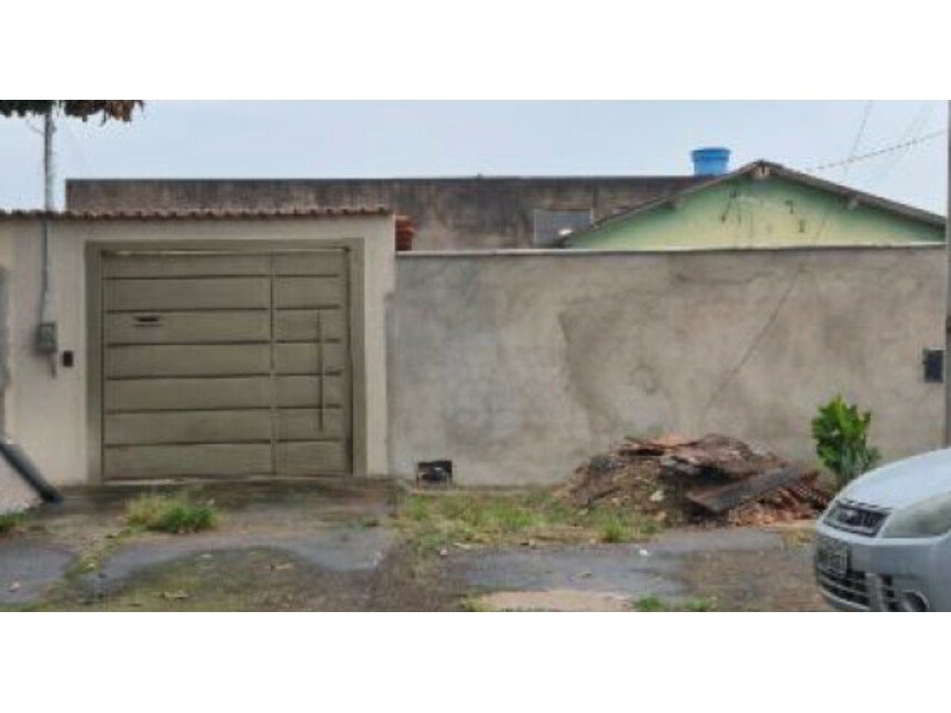 Casa com 222m² construídos em Jardim Balneário Meia Ponte
