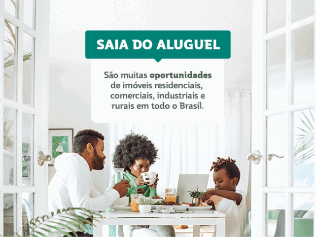 Casa ampla com 375m² construída em terreno de 8.052m², ocupada