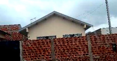 Casa com 2 quartos, 1 banheiro, 45m² área privativa, 1 vaga