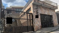 Casa com 233 m² de área construída, 495 m² de terreno, 3 quartos, 2 banheiros, 2 vagas de garagem, ocupada
