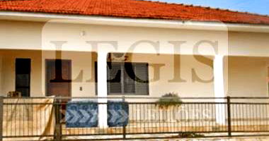 Residência com Área Total de 273m² em Fernando Prestes/SP