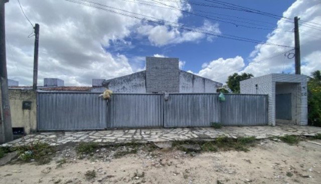 Casa residencial com 1 quarto, 1 banheiro, ocupada, 61.87m² construídos