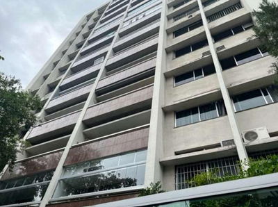 Apto 1002 no Ed. Porto Belo com 3 dormitórios e 1 vaga