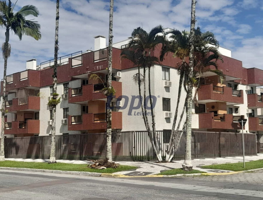 Apartamento duplex com 2 vagas de garagem em Matinhos/PR