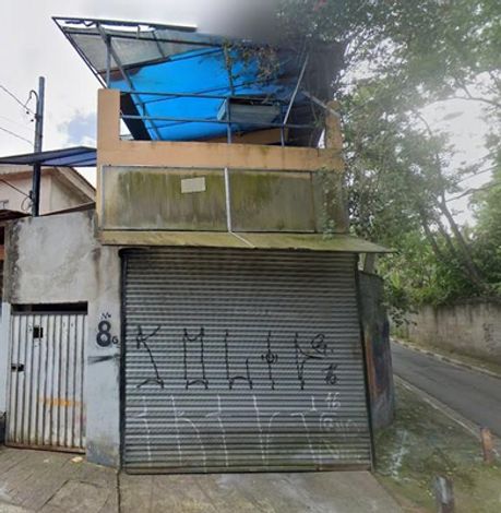 Sobrado com 3 quartos, 2 banheiros e 176m² de terreno