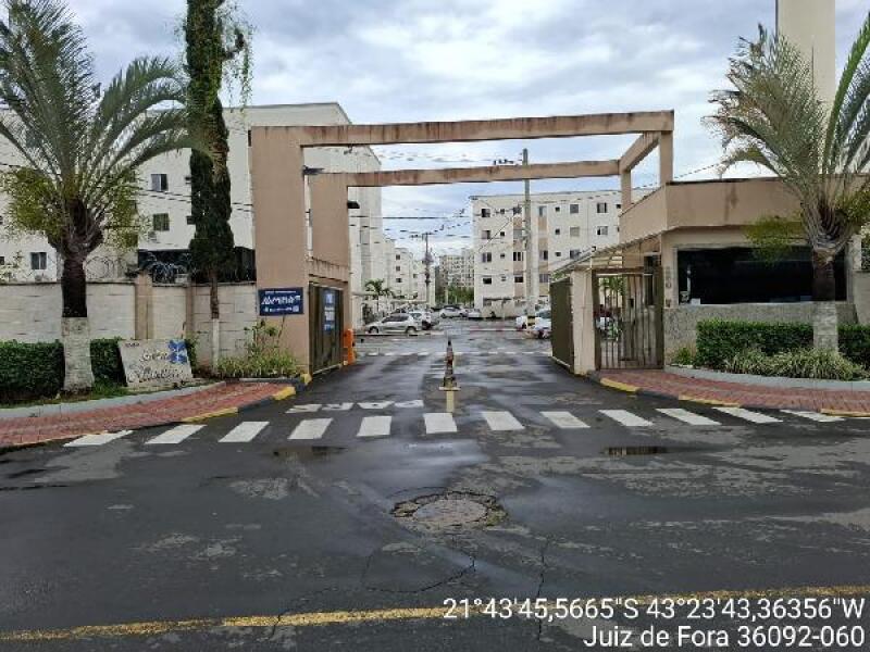 Apartamento com 2 quartos e 1 vaga em Juiz de Fora/MG