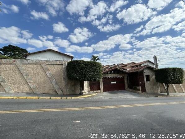Casa com 1 quarto, 1 banheiro, 129m² área privativa, 1 vaga