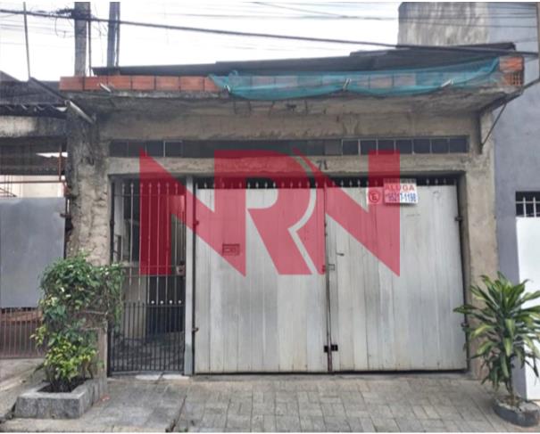 Casa com 5 quartos e 2 banheiros, 250m² construída, desocupada