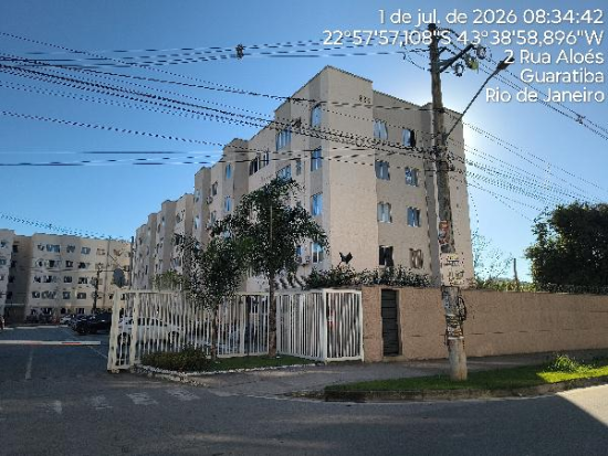 Apartamento com 2 Quartos e Vaga em Guaratiba