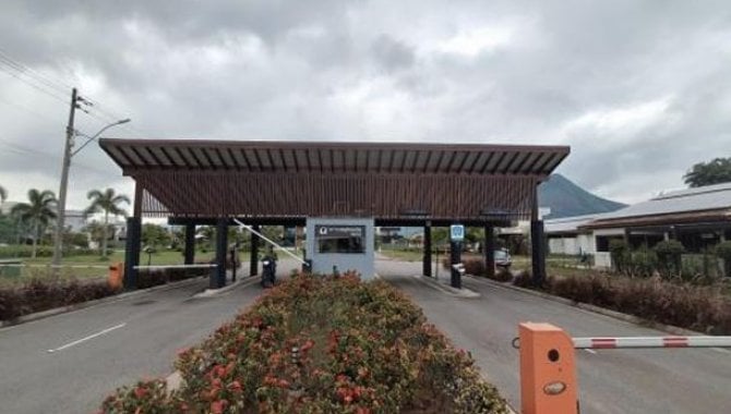 Terreno 360m² em Condomínio Fechado com Infraestrutura Completa