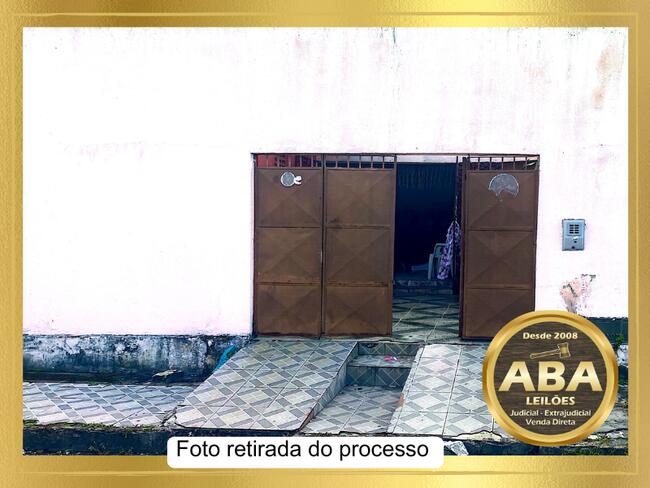 Casa residencial com 138,75m², 1 quarto, 1 banheiro, desocupada
