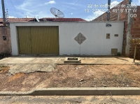 Casa com 2 quartos, 2 banheiros e 1 vaga de garagem