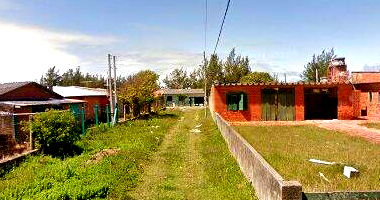 Terreno Urbano 300m² com Casa Desabitada, padrão médio baixo