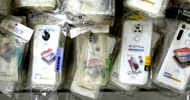 Lote com 422 capas transparentes em excelente estado