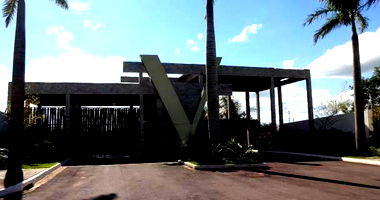 Lote desocupado padrão com 501,2 m² de área total e terreno