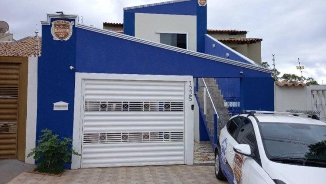 Casa com 2 quartos e 3 banheiros em Campo Grande - MS