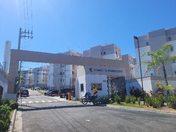 Apartamento com 2 Quartos e 1 Vaga em Bonsucesso