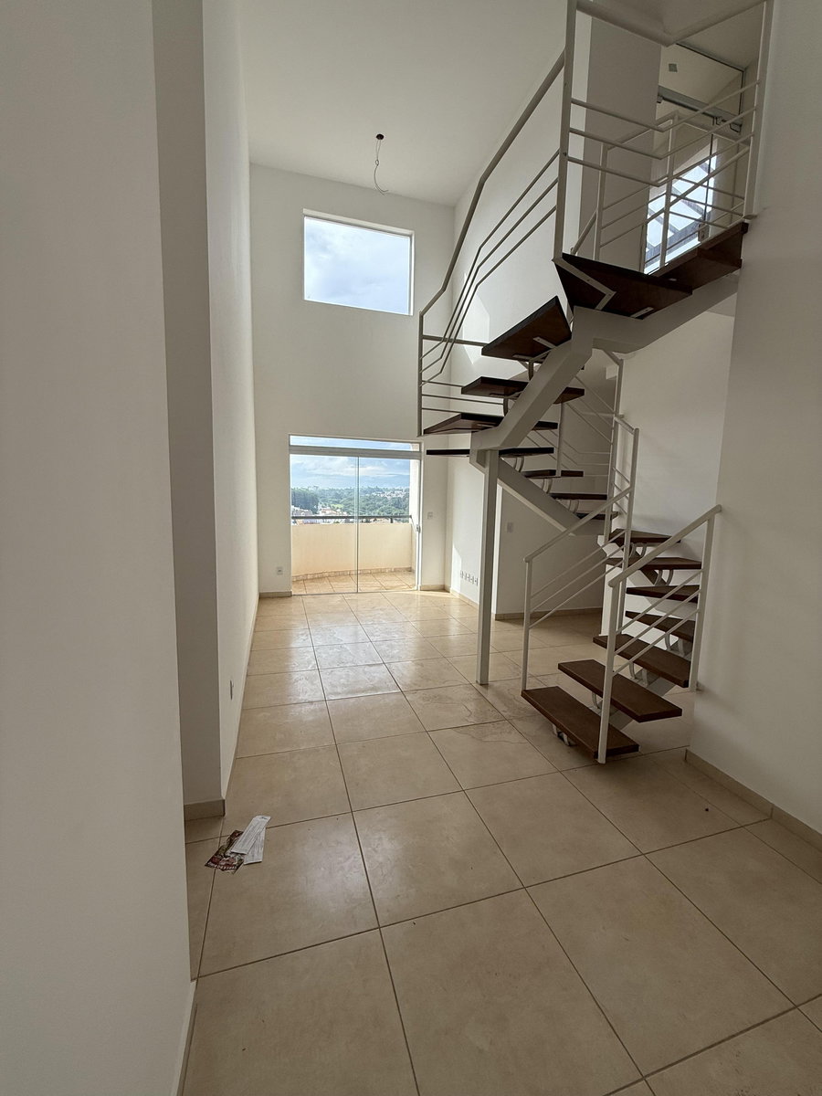 Apartamento Duplex com 3 vagas de garagem, 3 suítes, 213m²