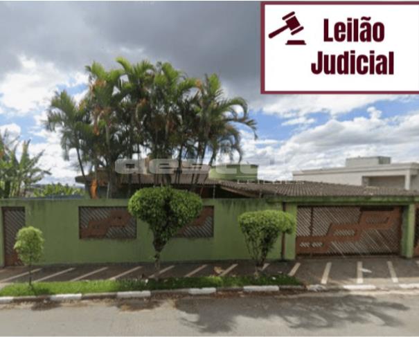 Casa assobradada de alto padrão com 388m² em Osasco