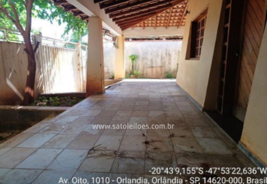 Casa com 3 dormitórios em Orlândia/SP