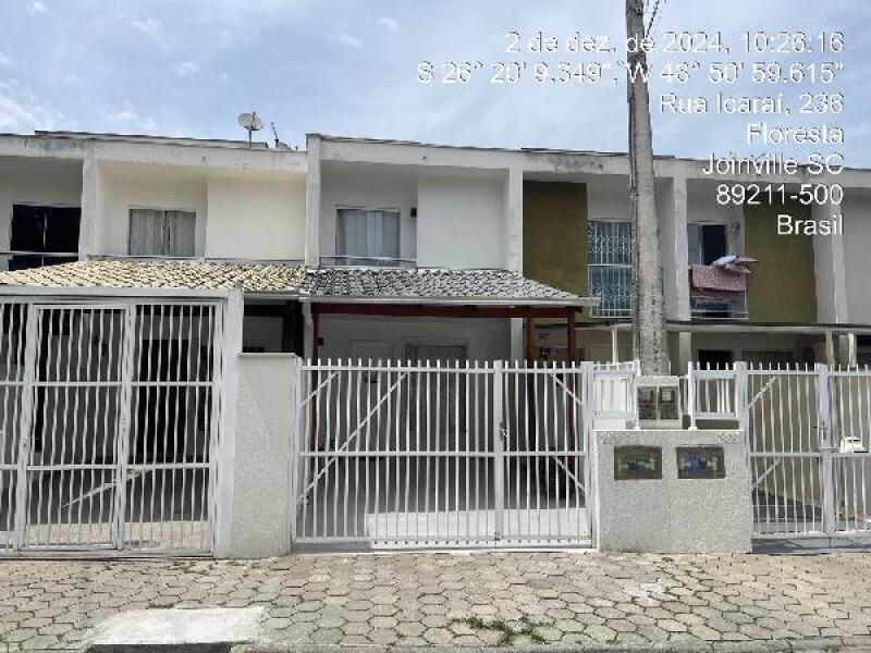 Casa com 68,4m² de área privativa, 0 quartos, 0 banheiros, vaga não informada