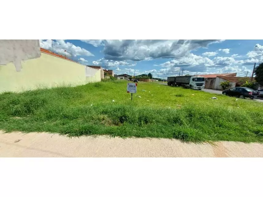 Lote com 250m² de terreno em Mineiros do Tietê