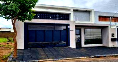 Imóvel Comercial/Residencial com 240m² de terreno e 138,37m² construídos