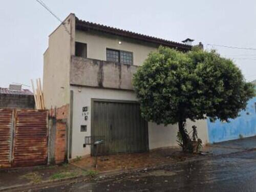 Casa Ocupada com 172m² de Área Construída em Ribeirão Preto